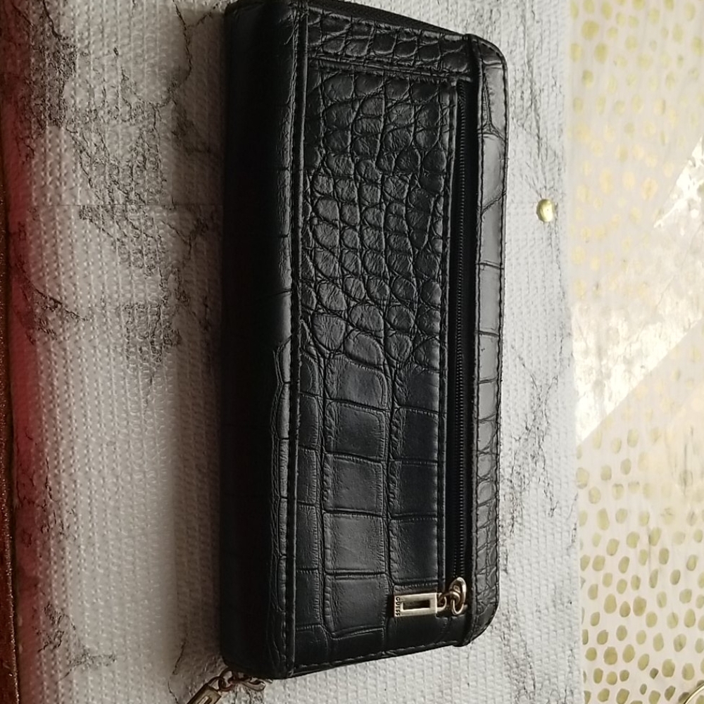 Guess Wallet - Picture 6 of 12